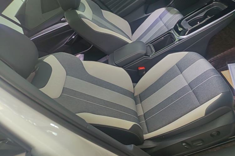 Used Volkswagen ID.4 CROZZ 2024 Pure Edition Limited Edition Right Front Seat