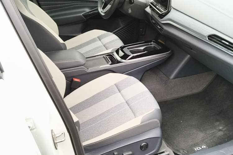 Used Volkswagen ID.4 CROZZ 2024 Pure Edition Limited Edition Right Front Seat