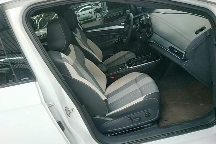 Used Volkswagen ID.4 CROZZ 2024 Pure Edition Limited Edition Right Front Seat