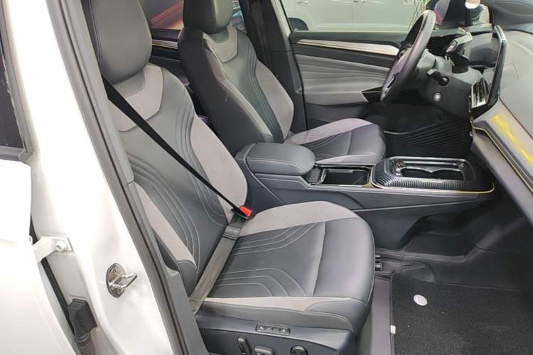 Used Volkswagen ID.4 CROZZ 2024 PRO Model Right Front Seat