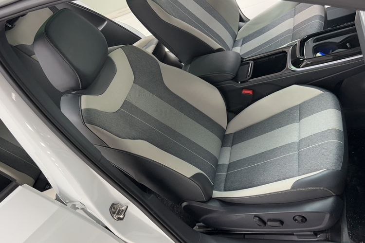Used Volkswagen ID.4 CROZZ 2024 Pure Edition Limited Edition Right Front Seat
