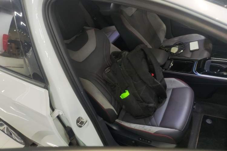 Used Volkswagen ID.4 CROZZ 2024 PRIME Right Front Seat