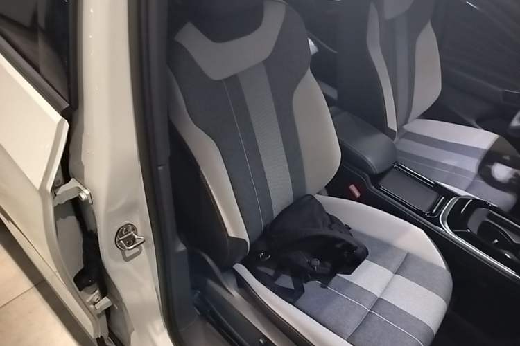 Used Volkswagen ID.4 CROZZ 2024 Pure Edition Limited Edition Right Front Seat
