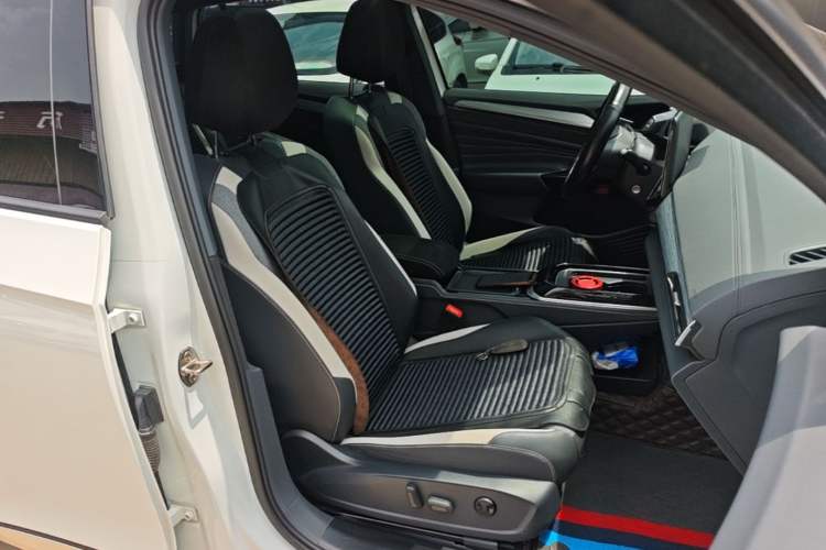 Used Volkswagen ID.4 CROZZ 2024 Pure Edition Limited Edition Right Front Seat