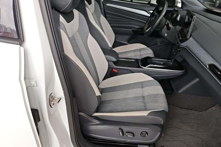 Used Volkswagen ID.4 CROZZ 2024 Pure Edition Limited Edition Right Front Seat