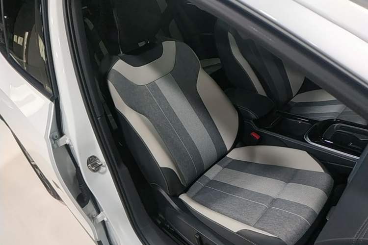 Used Volkswagen ID.4 CROZZ 2024 Pure Edition Limited Edition Right Front Seat