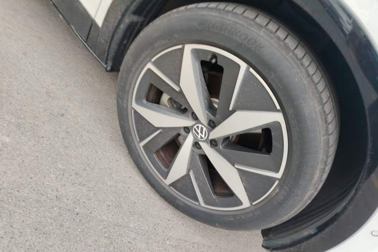 Used Volkswagen ID.4 CROZZ 2024 Facelifted PRO Right Front Wheel Hub