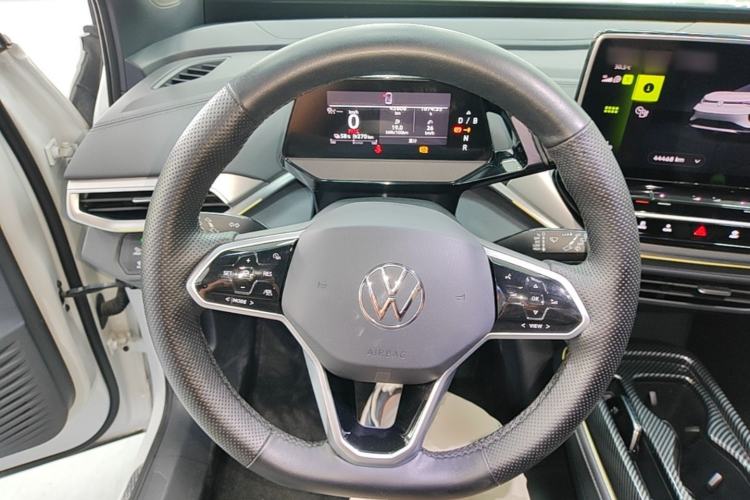 Used Volkswagen ID.4 CROZZ 2024 PRO Model Steering Wheel