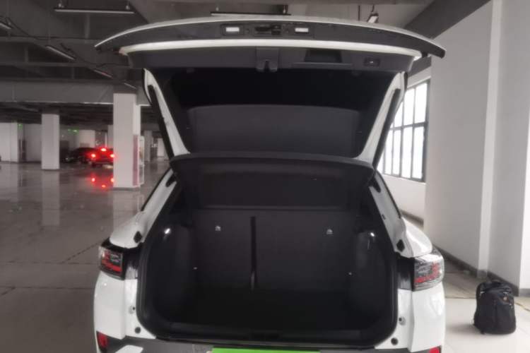 Used Volkswagen ID.4 CROZZ 2024 PURE+ model Trunk