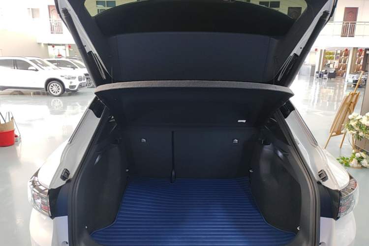 Used Volkswagen ID.4 CROZZ 2024 PRO Model Trunk
