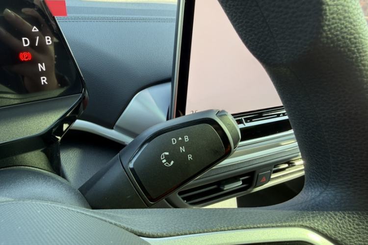 Used Volkswagen ID.4 CROZZ 2025 Pure Edition Gear Lever