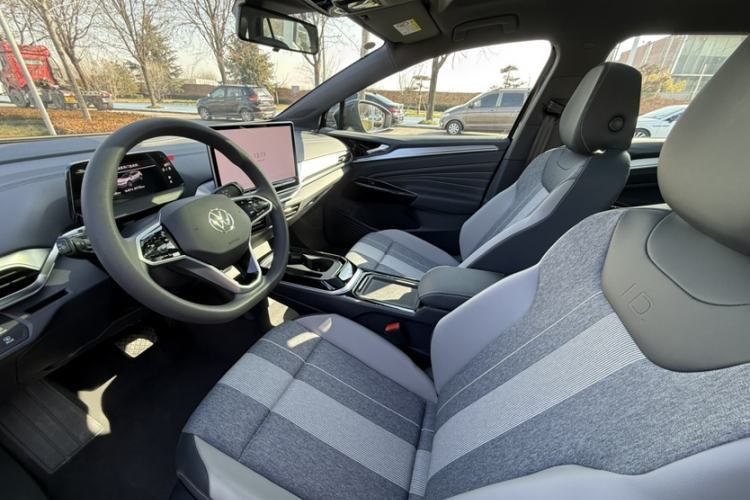 Used Volkswagen ID.4 CROZZ 2025 Pure Edition Interior 6