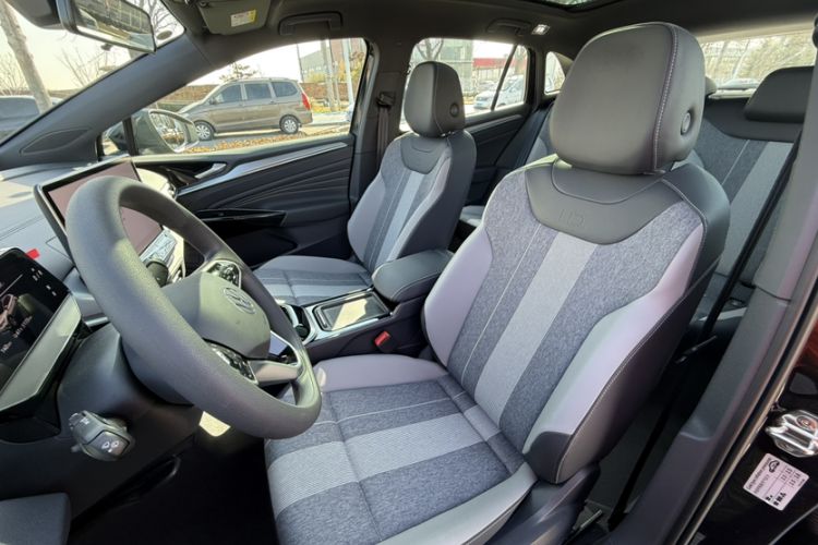 Used Volkswagen ID.4 CROZZ 2025 Pure Edition Interior 7