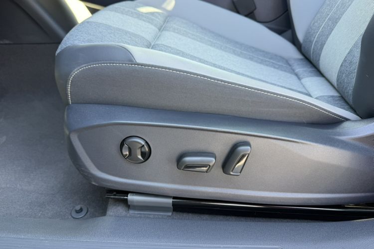 Used Volkswagen ID.4 CROZZ 2025 Pure Edition Left Front Seat