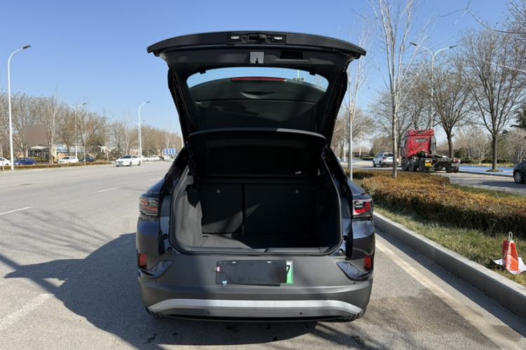 Used Volkswagen ID.4 CROZZ 2025 Pure Edition Trunk