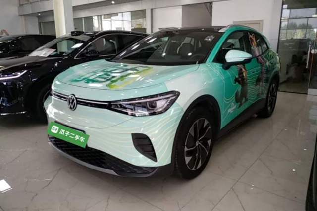 Ojetý Volkswagen ID.4 CROZZ 2025 Pure Edition