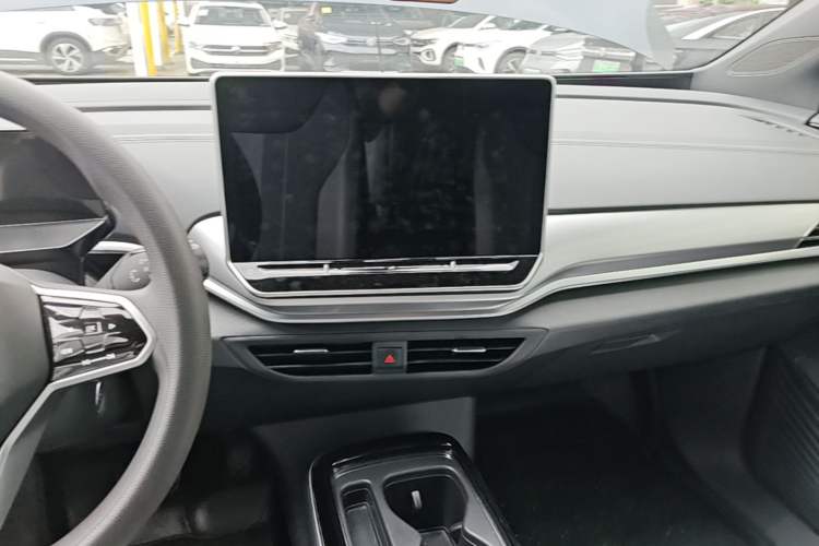 Used Volkswagen ID.4 CROZZ 2025 Pure Edition Audio And AC Panel