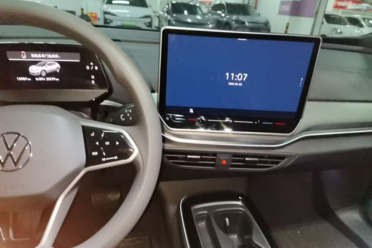 Used Volkswagen ID.4 CROZZ 2025 Pure Edition Audio And AC Panel