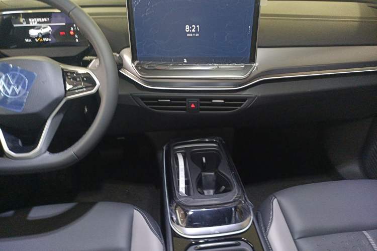 Used Volkswagen ID.4 CROZZ 2025 Pure Edition Audio And AC Panel