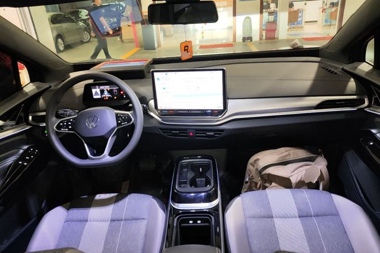 Used Volkswagen ID.4 CROZZ 2025 Pure Edition Center Console