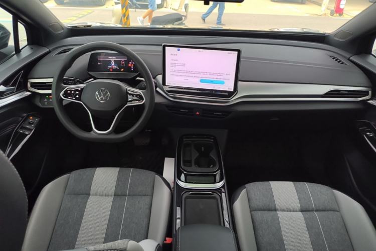 Used Volkswagen ID.4 CROZZ 2025 Pure Edition Center Console