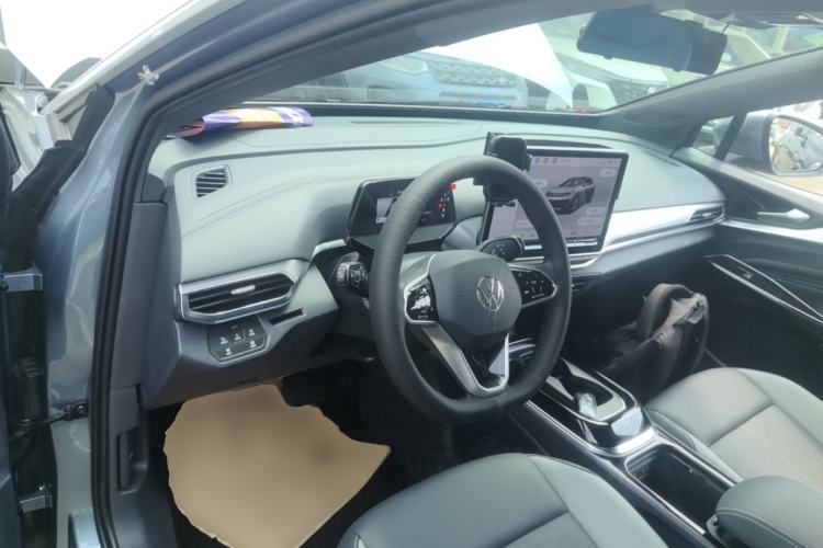Used Volkswagen ID.4 CROZZ 2025 Pure Edition Center Console