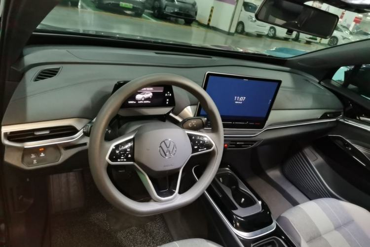 Used Volkswagen ID.4 CROZZ 2025 Pure Edition Center Console