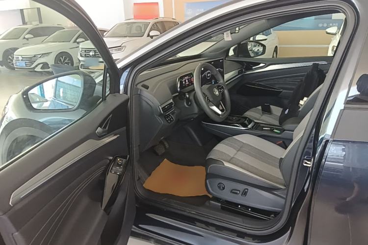 Used Volkswagen ID.4 CROZZ 2025 Pure Edition Driver Seat