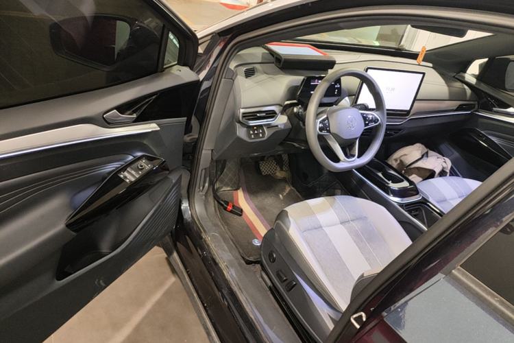 Used Volkswagen ID.4 CROZZ 2025 Pure Edition Driver Seat