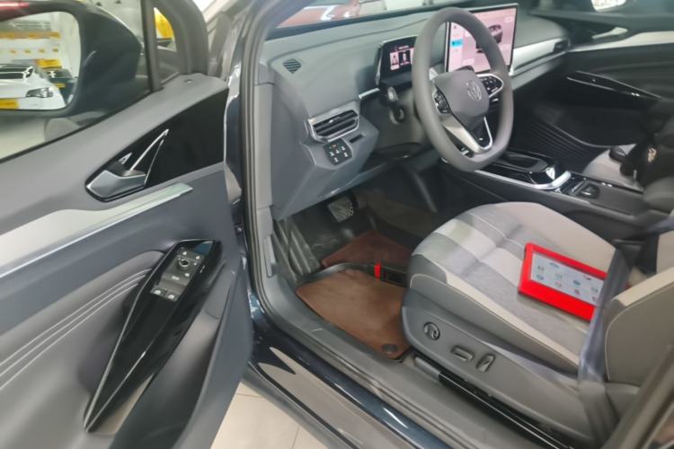 Used Volkswagen ID.4 CROZZ 2025 Pure Edition Driver Seat