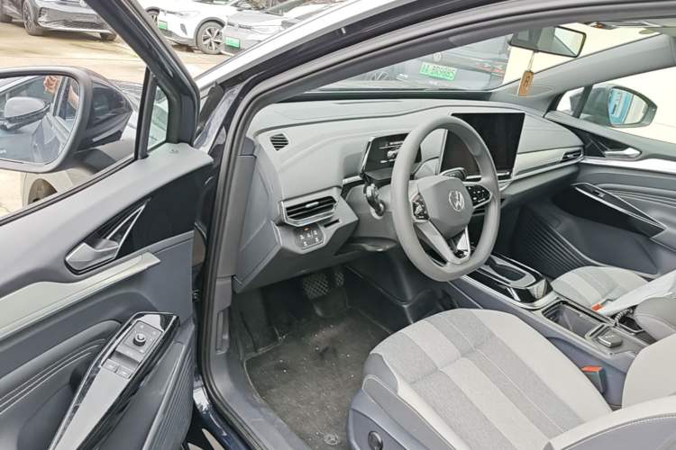 Used Volkswagen ID.4 CROZZ 2025 Pure Edition Driver Seat
