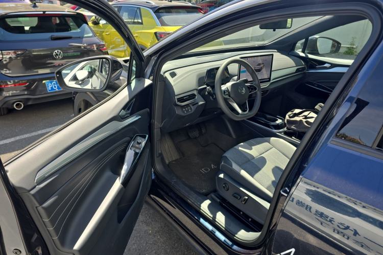 Used Volkswagen ID.4 CROZZ 2025 Pure Edition Driver Seat