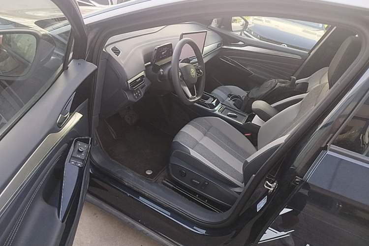Used Volkswagen ID.4 CROZZ 2025 Pure Edition Driver Seat