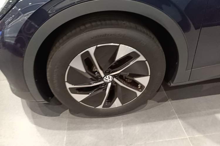 Used Volkswagen ID.4 CROZZ 2025 Pure Edition Exterior 4
