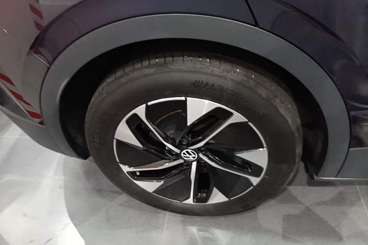 Used Volkswagen ID.4 CROZZ 2025 Pure Edition Exterior 5