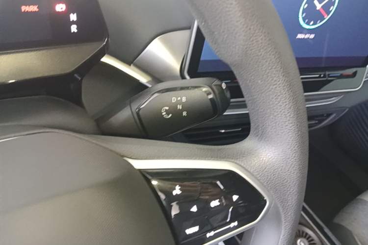 Used Volkswagen ID.4 CROZZ 2025 Pure Edition Gear Lever