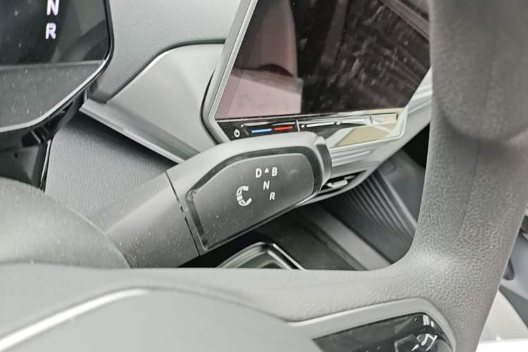 Used Volkswagen ID.4 CROZZ 2025 Pure Edition Gear Lever