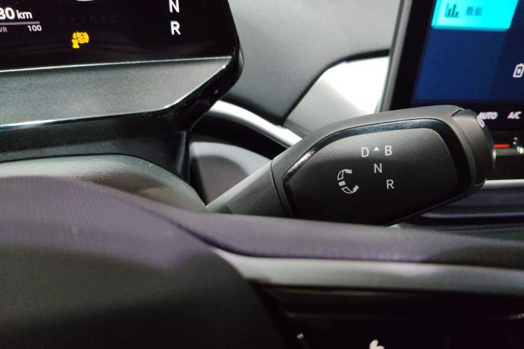 Used Volkswagen ID.4 CROZZ 2025 Pure Edition Gear Lever