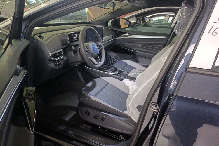 Used Volkswagen ID.4 CROZZ 2025 Pure Edition Interior 3