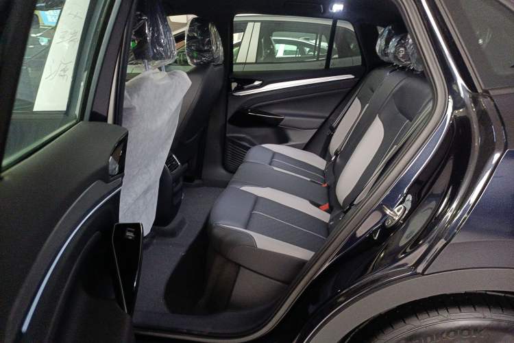 Used Volkswagen ID.4 CROZZ 2025 Pure Edition Interior 4