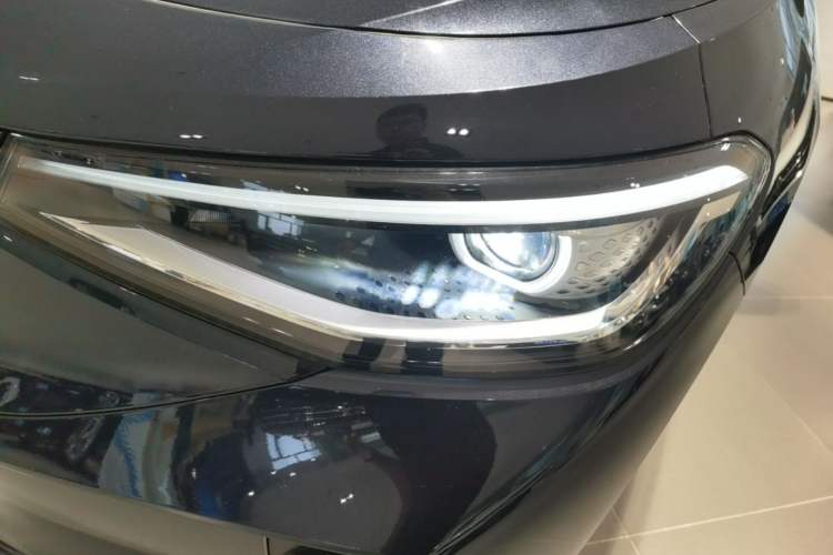 Used Volkswagen ID.4 CROZZ 2025 Pure Edition Left Front Headlight