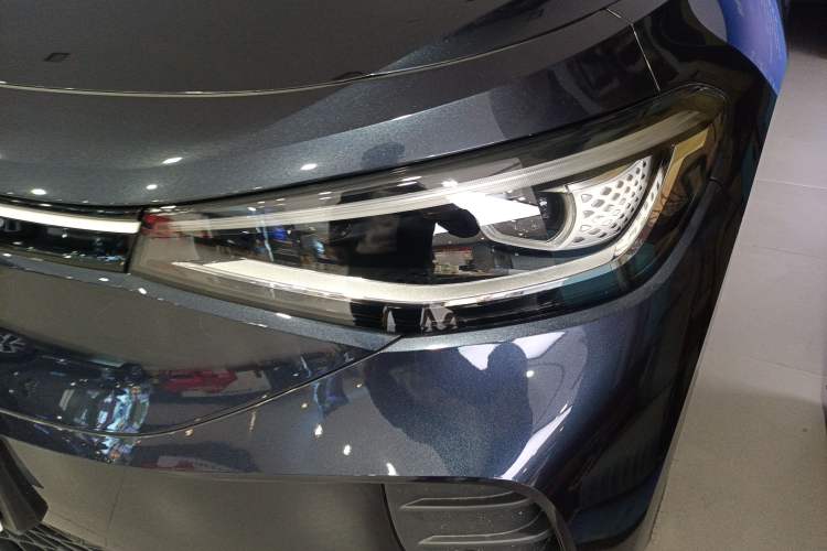 Used Volkswagen ID.4 CROZZ 2025 Pure Edition Left Front Headlight