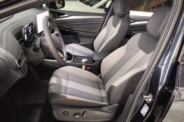 Used Volkswagen ID.4 CROZZ 2025 Pure Edition Left Front Seat