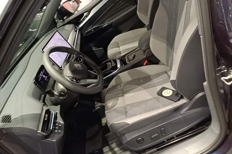 Used Volkswagen ID.4 CROZZ 2025 Pure Edition Left Front Seat