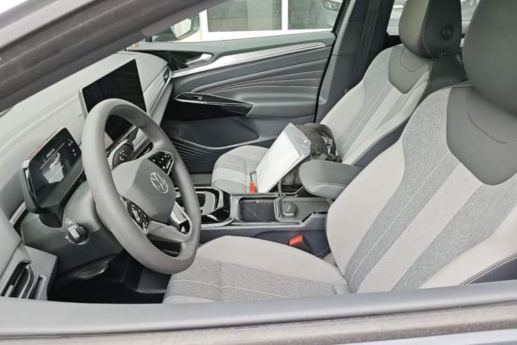 Used Volkswagen ID.4 CROZZ 2025 Pure Edition Left Front Seat