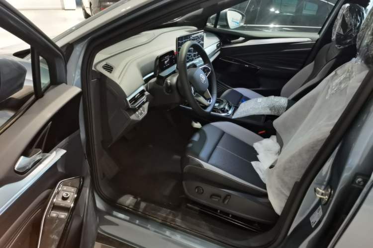 Used Volkswagen ID.4 CROZZ 2025 Pure Edition Left Front Seat
