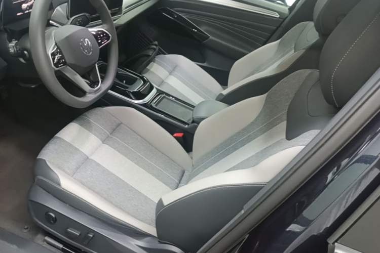 Used Volkswagen ID.4 CROZZ 2025 Pure Edition Left Front Seat