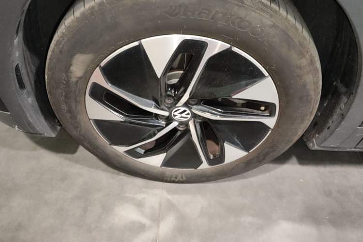 Used Volkswagen ID.4 CROZZ 2025 Pure Edition Left Front Wheel Hub