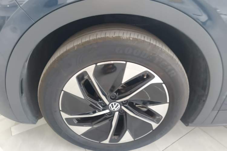 Used Volkswagen ID.4 CROZZ 2025 Pure Edition Left Front Wheel Hub