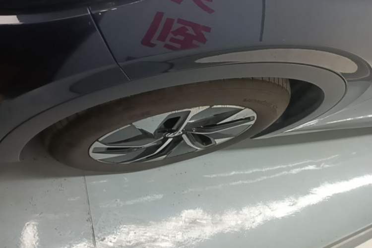 Used Volkswagen ID.4 CROZZ 2025 Pure Edition Left Front Wheel Hub